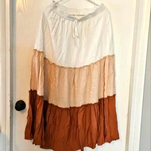 Neutral broomstick skirt